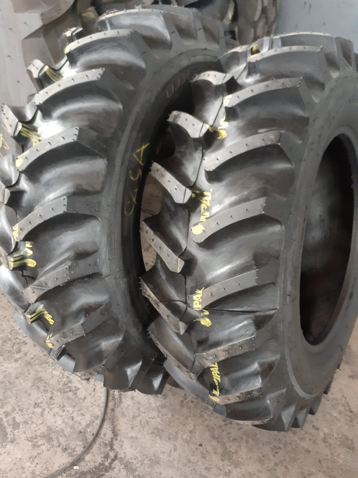 Pneus agrícola recapados 1