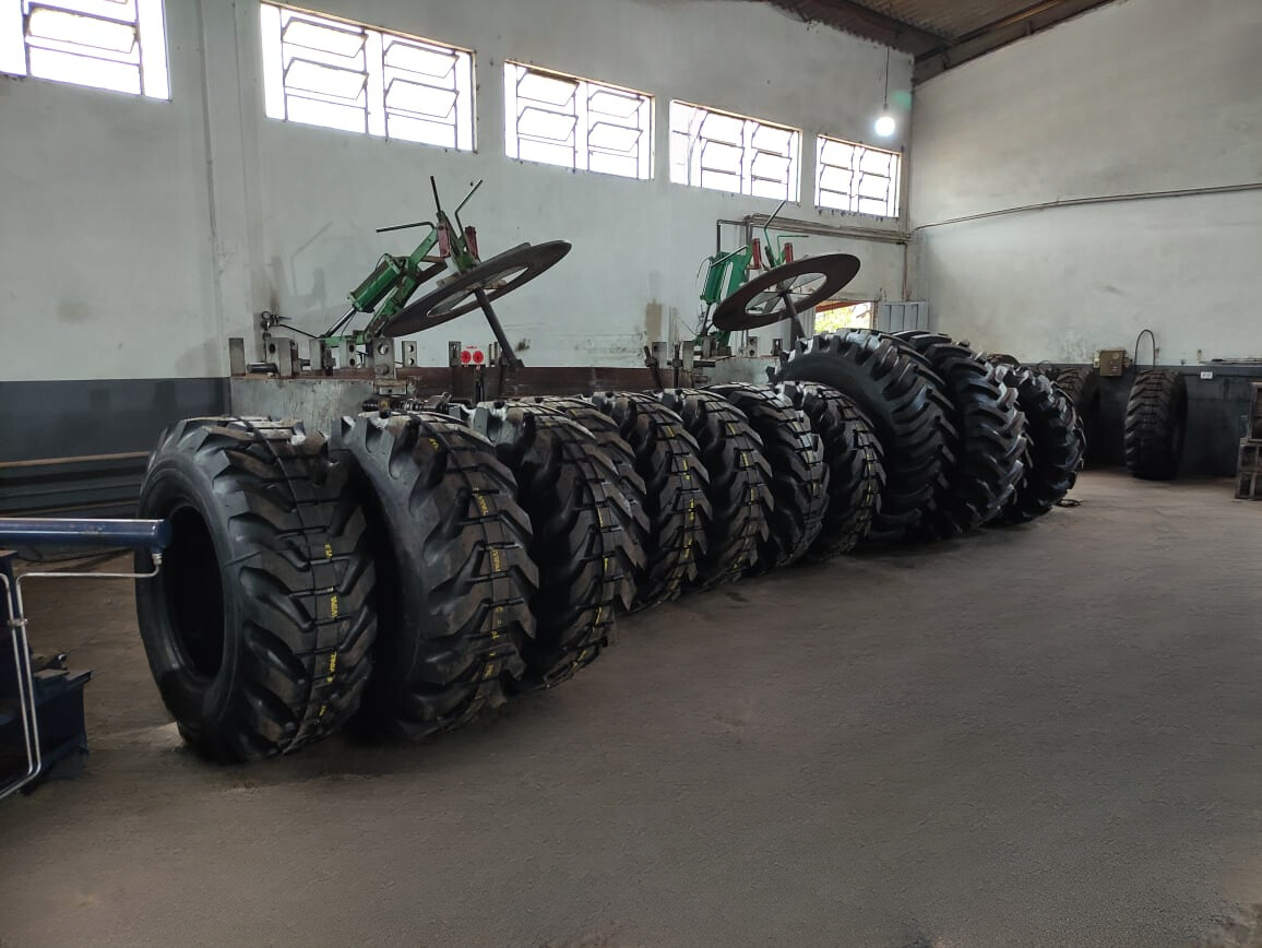Pneus agrícolas recapados na Nova Era